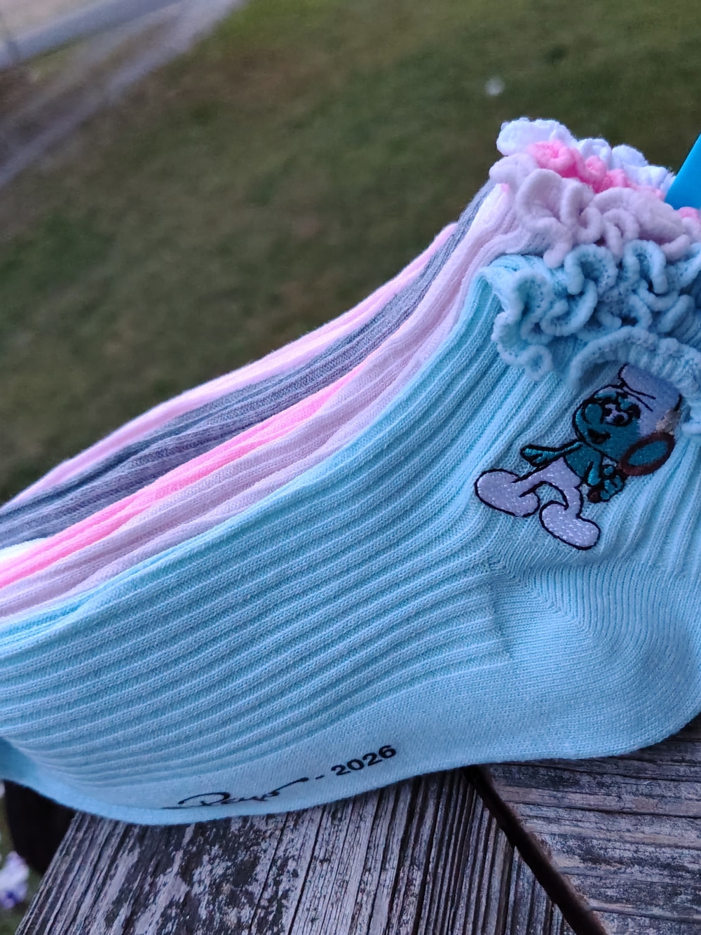 Ladies Pink Ruffle Anklet Socks - Picture 4 of 5